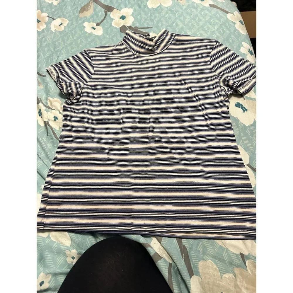 6 FOR $10 Dockers large striped shirt